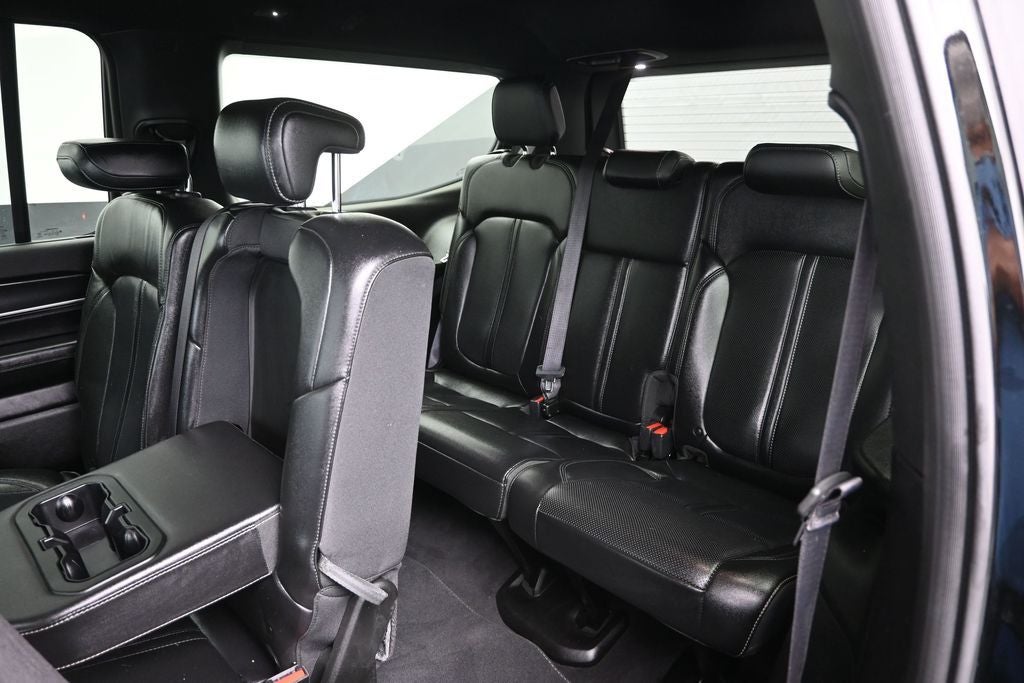 2023 Jeep Wagoneer Base