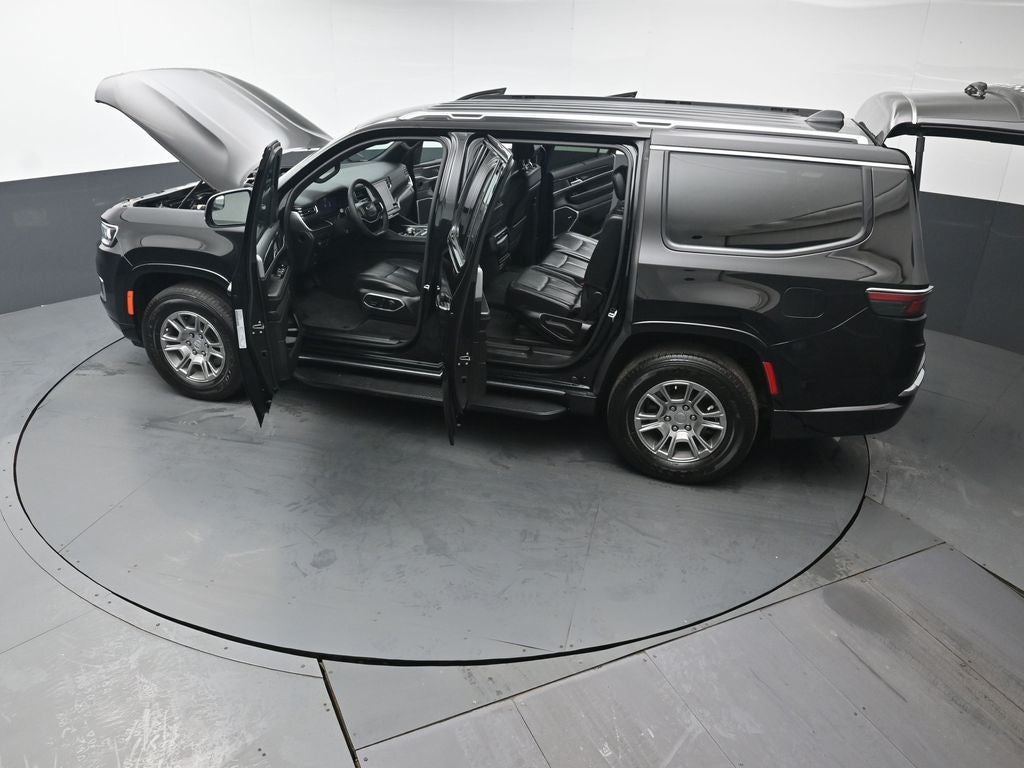 2023 Jeep Wagoneer Base