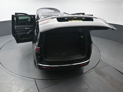 2023 Jeep Wagoneer Base