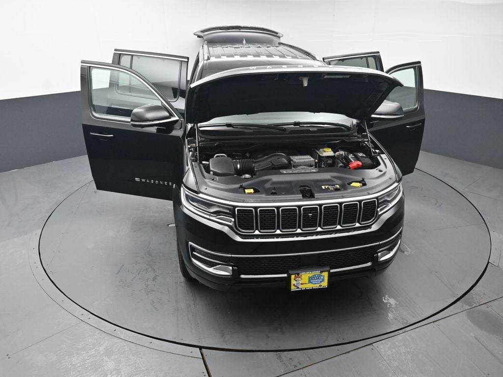 2023 Jeep Wagoneer Base