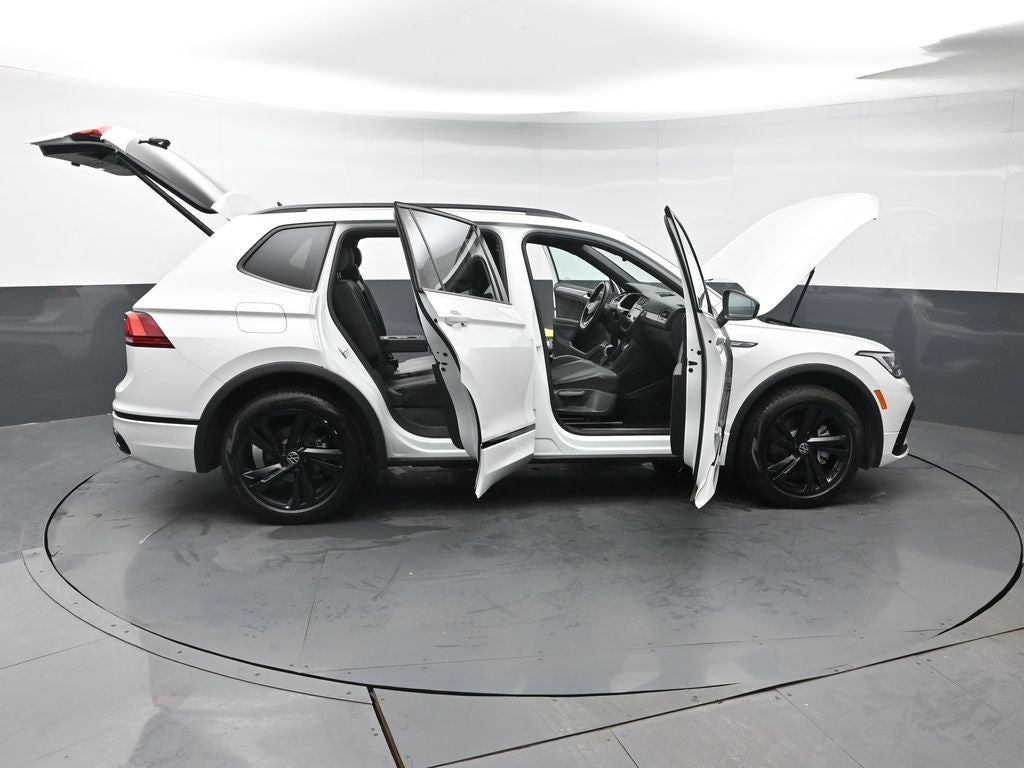 2024 Volkswagen Tiguan 2.0T SE R-Line Black