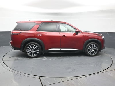 2022 Nissan Pathfinder Platinum