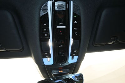 2022 Porsche Cayenne Base