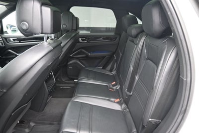 2022 Porsche Cayenne Base