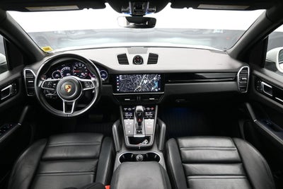 2022 Porsche Cayenne Base