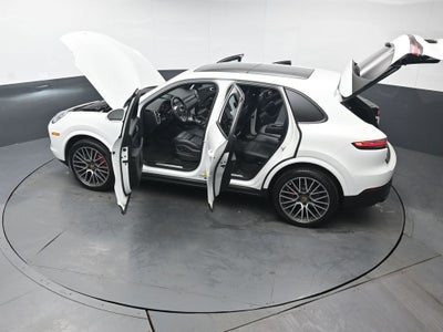 2022 Porsche Cayenne Base