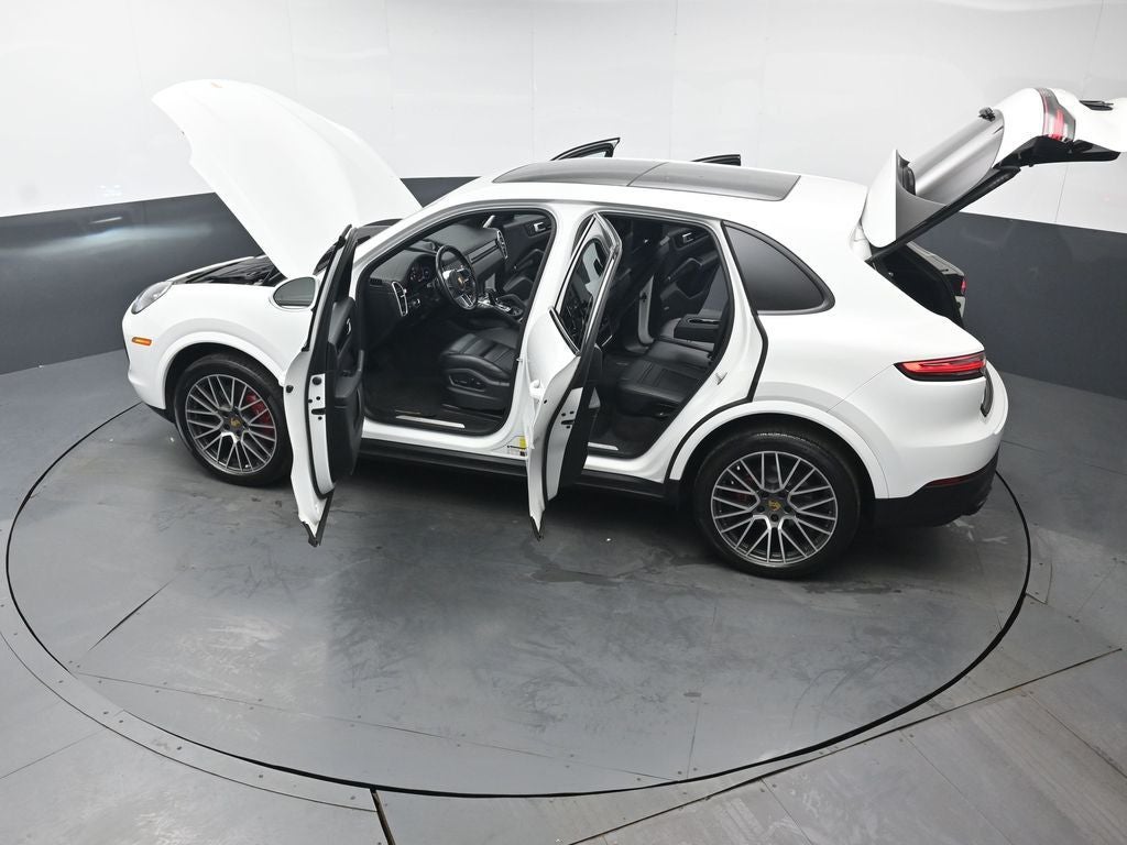 2022 Porsche Cayenne Base