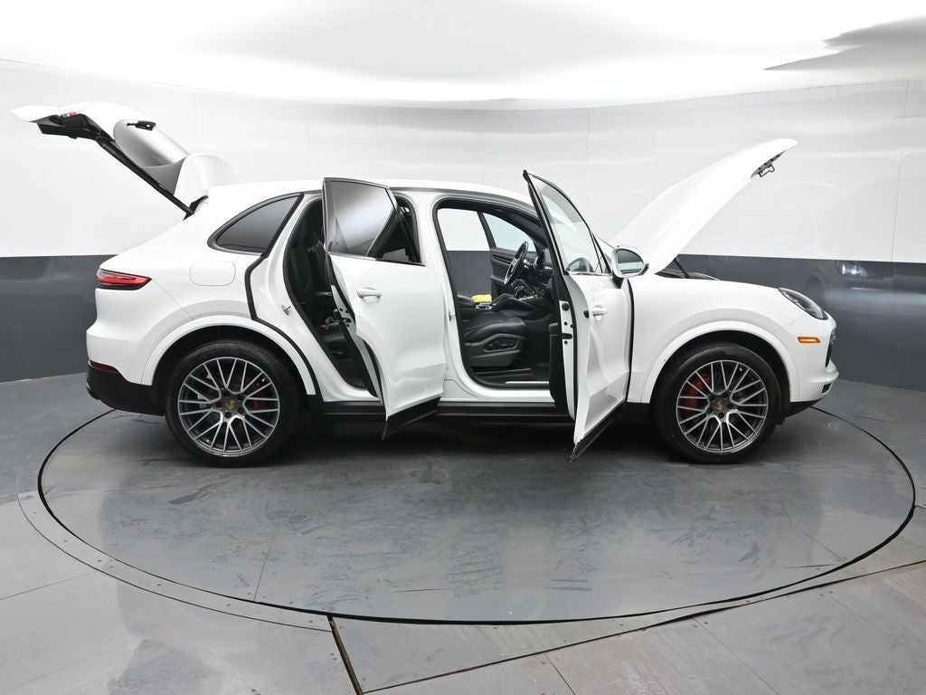2022 Porsche Cayenne Base