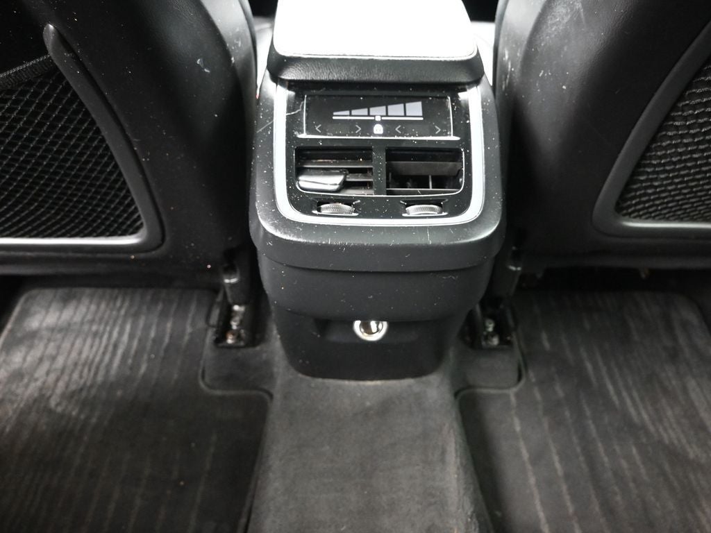 2019 Volvo XC90 T5 Momentum