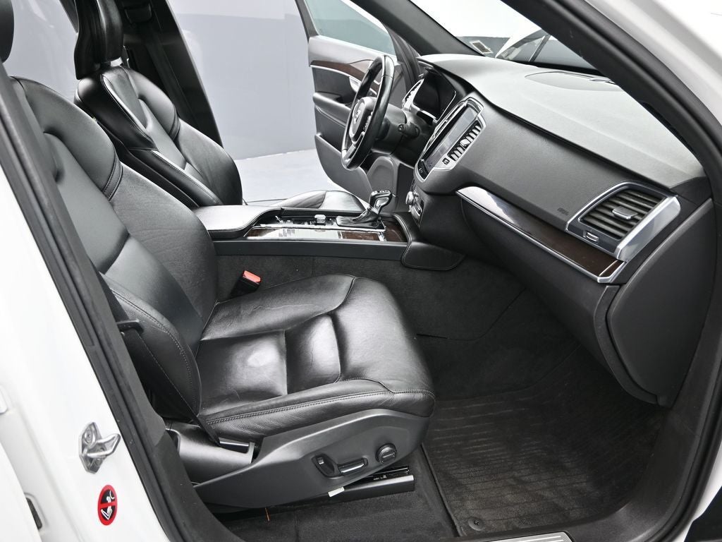 2019 Volvo XC90 T5 Momentum