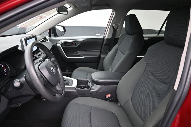 2023 Toyota RAV4 LE - Photo 24