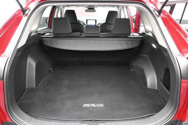 2023 Toyota RAV4 LE - Photo 27