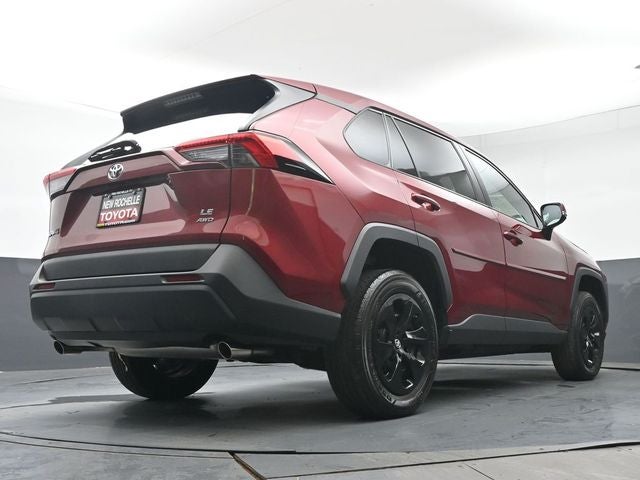 2023 Toyota RAV4 LE - Photo 32
