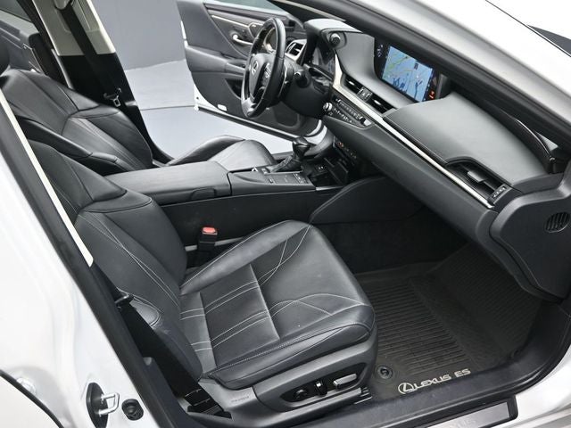 2021 Lexus ES 300h Luxury