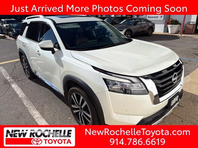 2023 Nissan Pathfinder Platinum