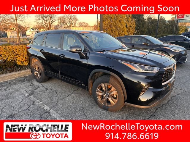2023 Toyota Highlander Hybrid Bronze Edition
