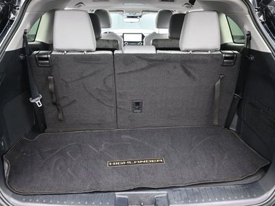 2023 Toyota Highlander Hybrid Bronze Edition