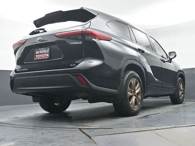 2023 Toyota Highlander Hybrid Bronze Edition