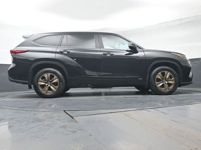 2023 Toyota Highlander Hybrid Bronze Edition