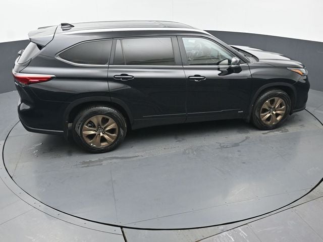 2023 Toyota Highlander Hybrid Bronze Edition