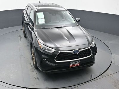 2023 Toyota Highlander Hybrid Bronze Edition
