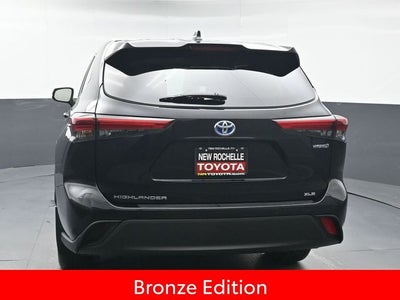 2023 Toyota Highlander Hybrid Bronze Edition