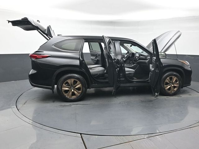 2023 Toyota Highlander Hybrid Bronze Edition