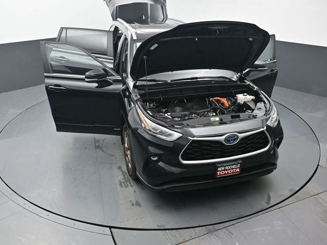 2023 Toyota Highlander Hybrid Bronze Edition