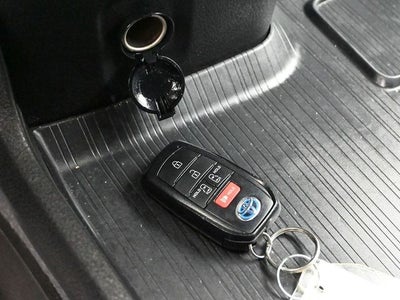 2025 Toyota Sienna LE 8 Passenger