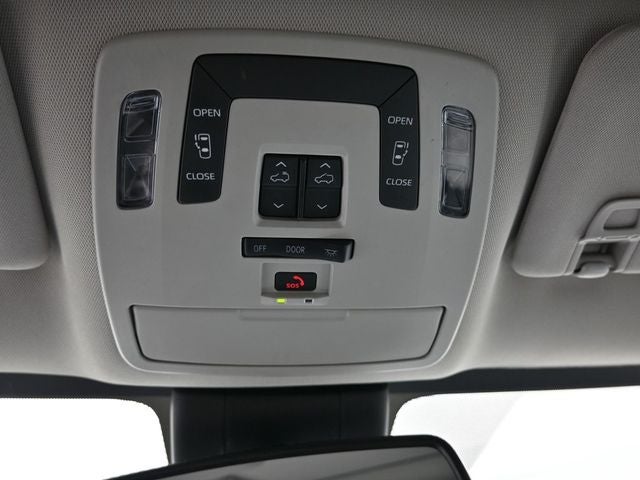 2025 Toyota Sienna LE 8 Passenger