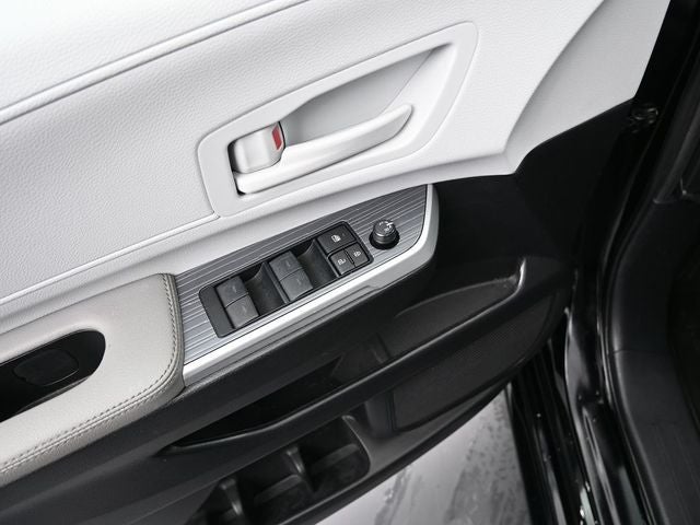 2025 Toyota Sienna LE 8 Passenger