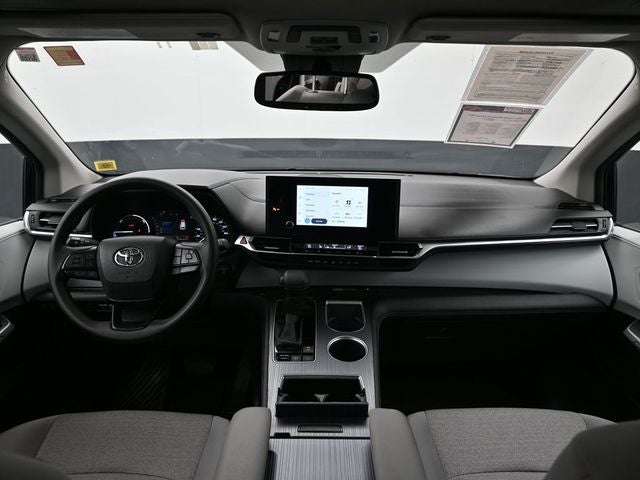 2025 Toyota Sienna LE 8 Passenger