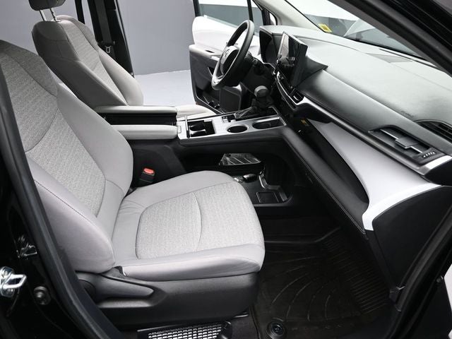 2025 Toyota Sienna LE 8 Passenger
