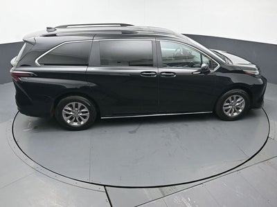 2025 Toyota Sienna LE 8 Passenger