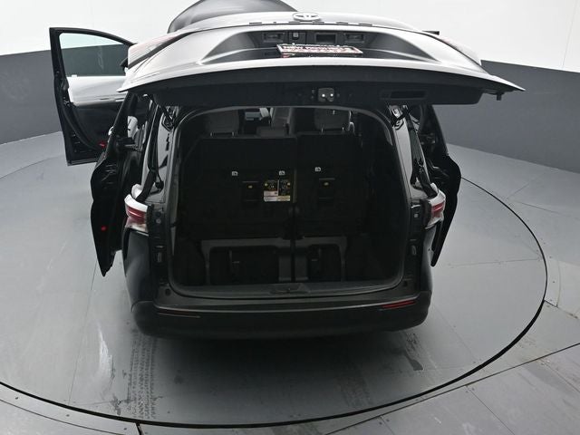 2025 Toyota Sienna LE 8 Passenger