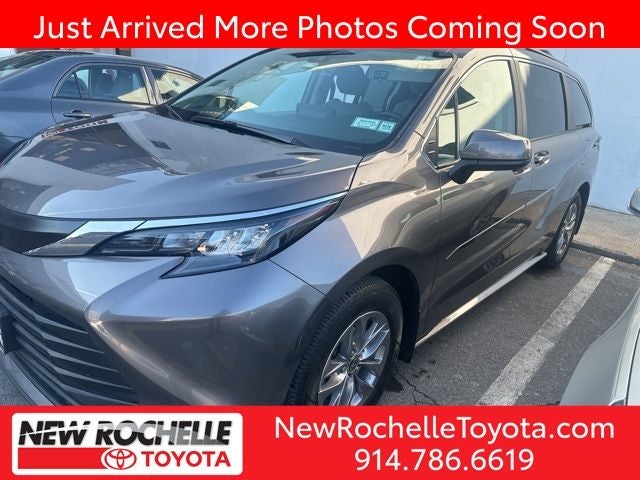 2024 Toyota Sienna LE 8 Passenger