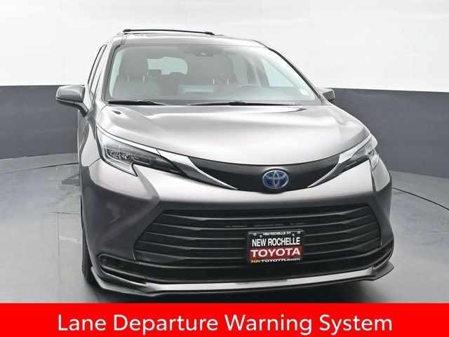 2024 Toyota Sienna LE 8 Passenger