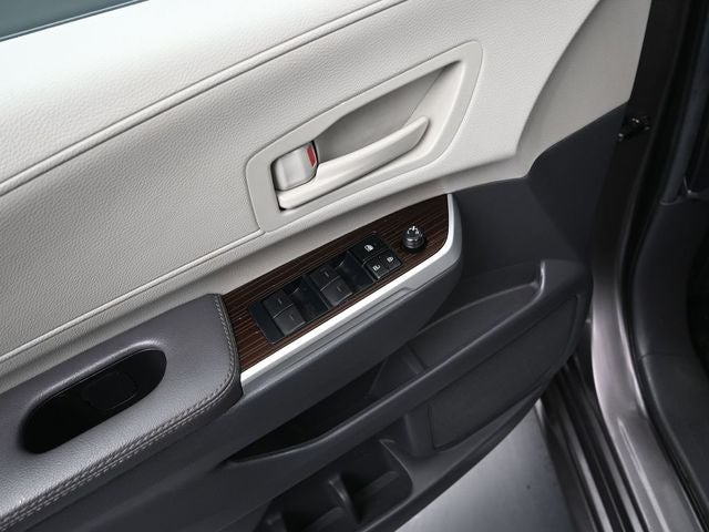 2024 Toyota Sienna LE 8 Passenger