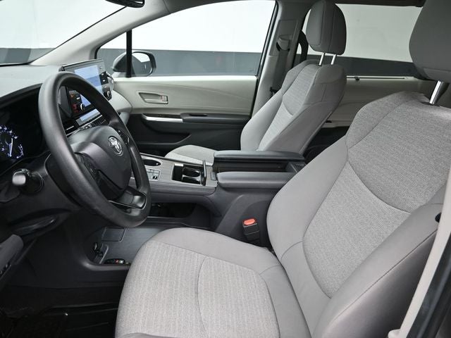 2024 Toyota Sienna LE 8 Passenger