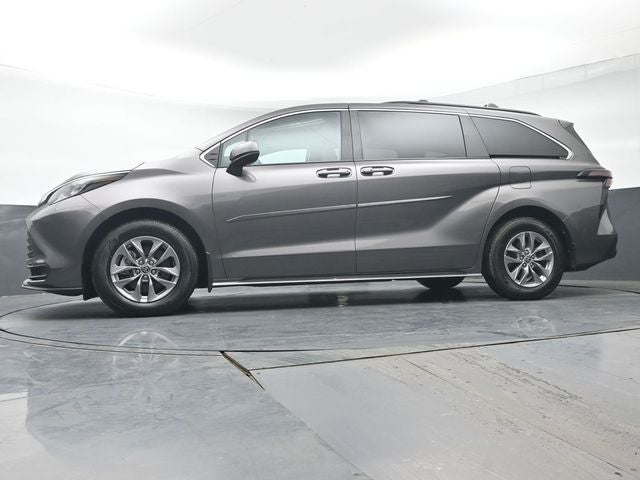 2024 Toyota Sienna LE 8 Passenger