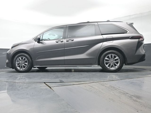 2024 Toyota Sienna LE 8 Passenger