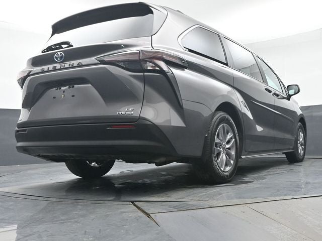 2024 Toyota Sienna LE 8 Passenger