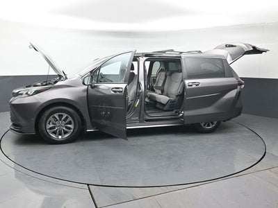 2024 Toyota Sienna LE 8 Passenger