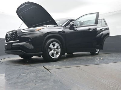 2022 Toyota Highlander LE