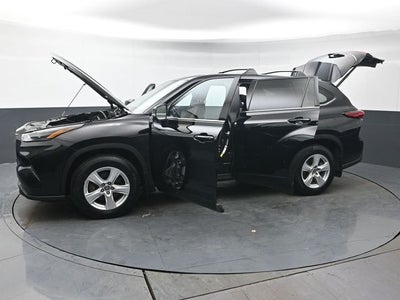 2022 Toyota Highlander LE
