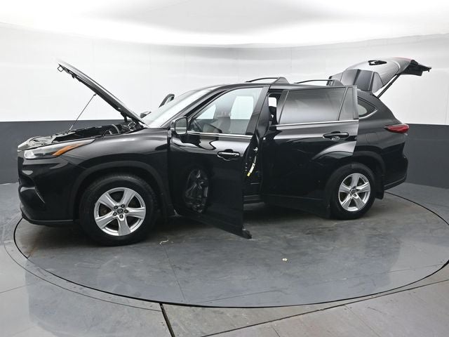 2022 Toyota Highlander LE