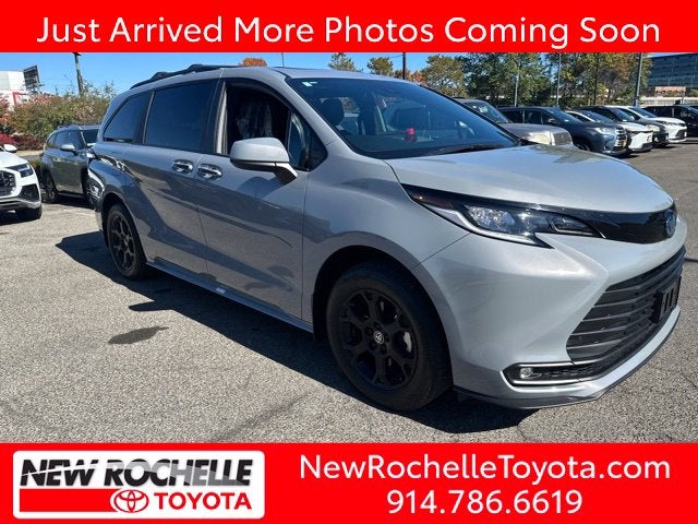 2025 Toyota Sienna Woodland Edition