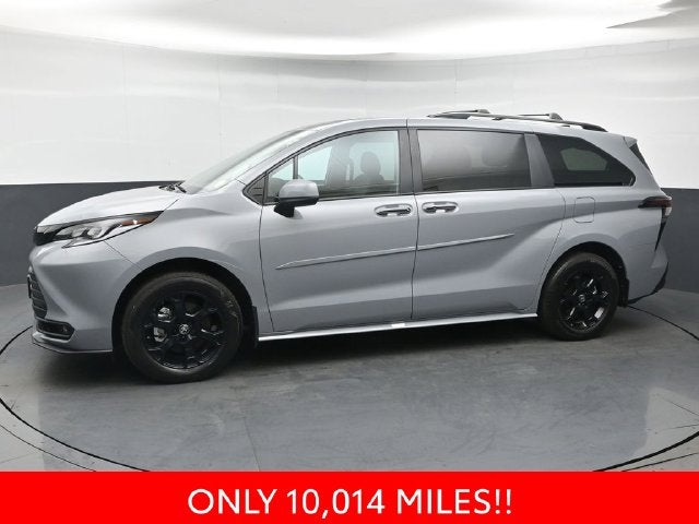 2025 Toyota Sienna Woodland Edition 7 Passenger