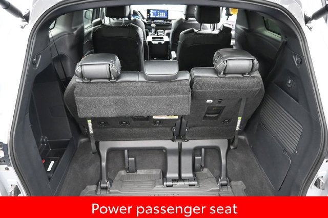 2025 Toyota Sienna Woodland Edition 7 Passenger