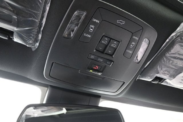 2025 Toyota Sienna Woodland Edition 7 Passenger